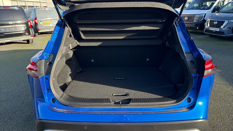 Nissan Qashqai 1.3 DiG-T MH N-Connecta 5dr Petrol Hatchback